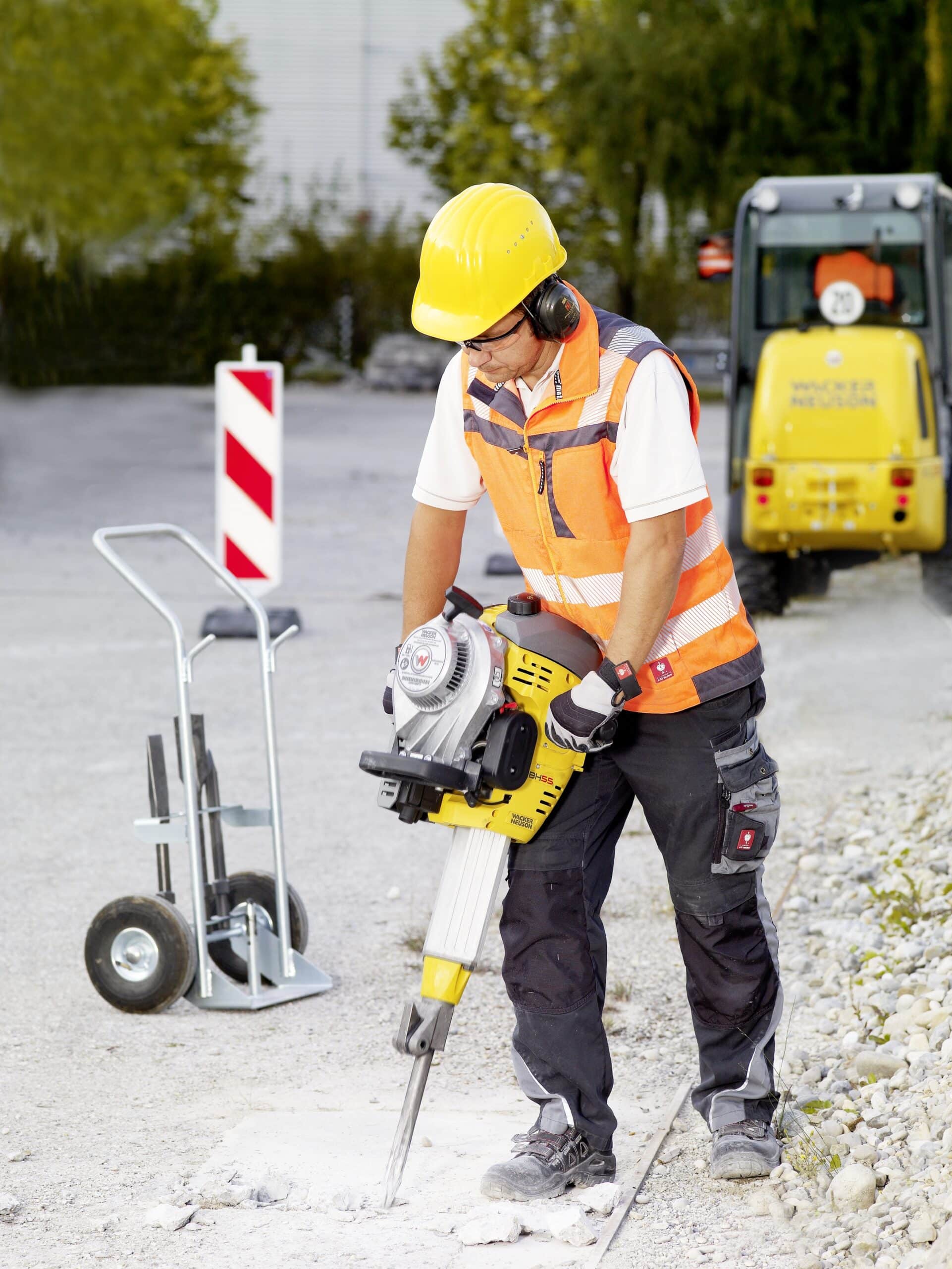 Wacker Neuson Petrol Breaker BH55 Coppard Plant Hire Ltd Wacker Neuson Petrol Breaker BH55 Coppard Plant Hire Ltd