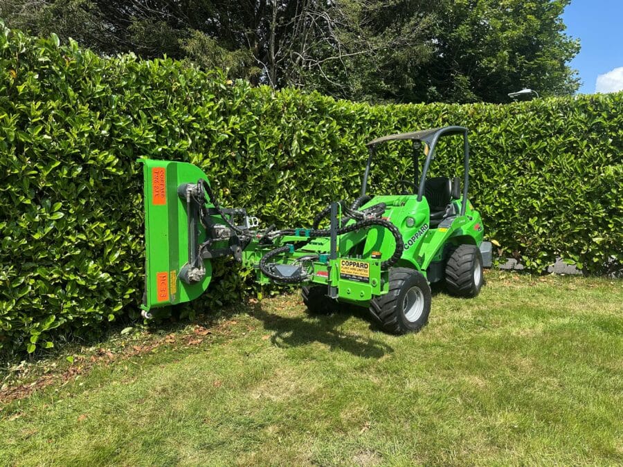 Hedge cutter S30 with hydraulic side arm to suit Avant - Image 8