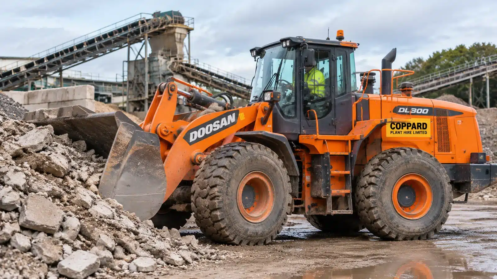 Doosan loading shovel recycling yard